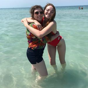 Meet your Posher, Abigail